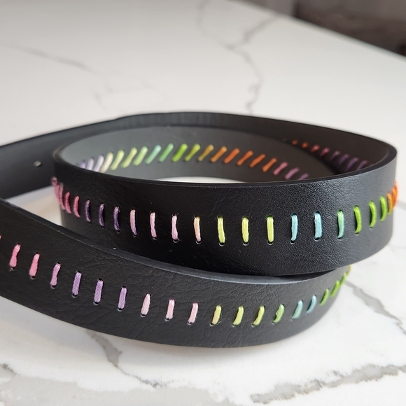 Black Rainbow Vegan Leather Stiched Belt Dilver Buckle- Size L - Picture 3 of 6
